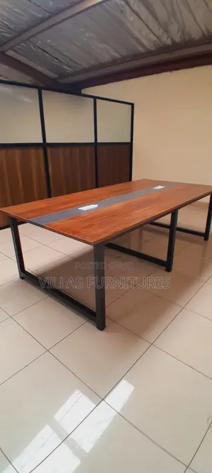 Executive Boardroom/Meeting Table