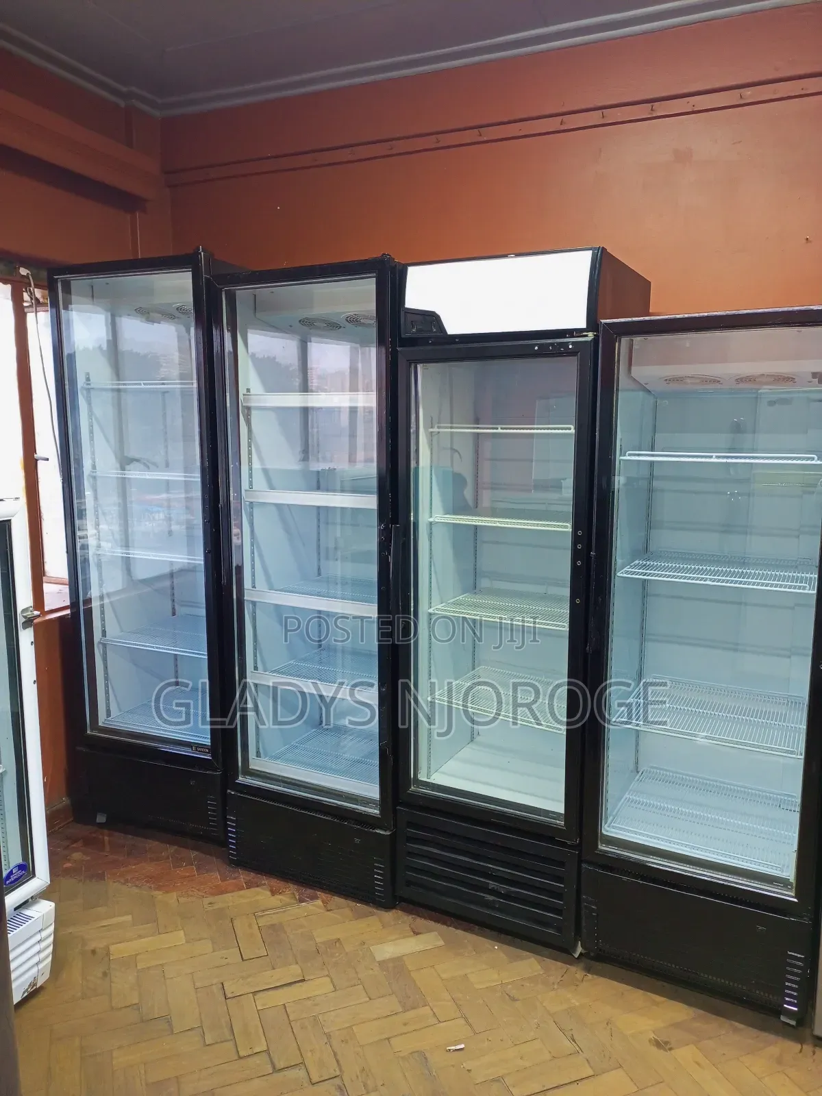 Neat Affordable Display Fridge