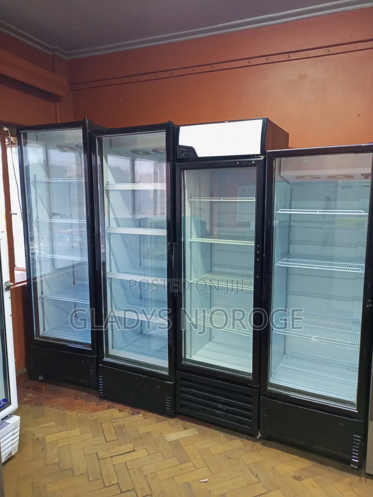 Neat Affordable Display Fridge