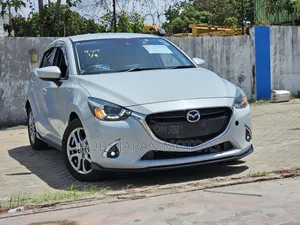 Mazda Demio 2018 Ivory