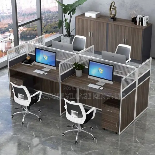 Workstations:Ergonomic 4-Person Desk With Open View