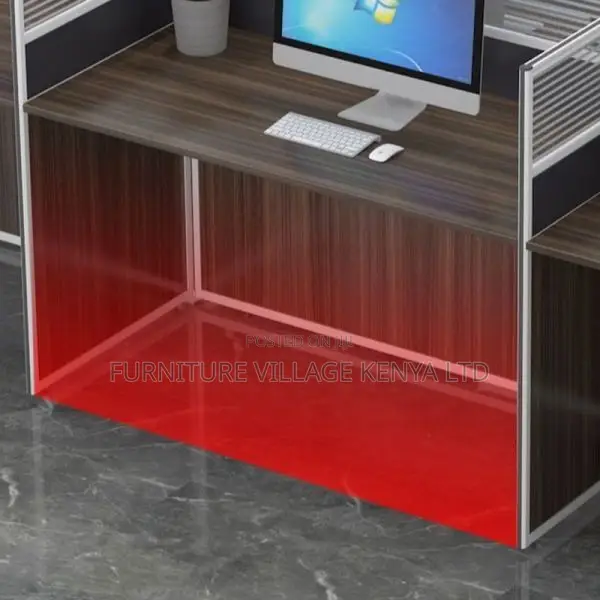 Workstations:Ergonomic 4-Person Desk With Open View