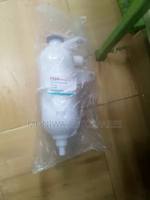 Washer/Windscreen Water Bottle Toyota Hilux Vigo