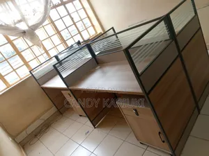 Modern and Spacious 4 Way Workstation