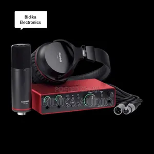 Focusrite Scarlett 2i2 Studio 4th Gen Recording Bundle