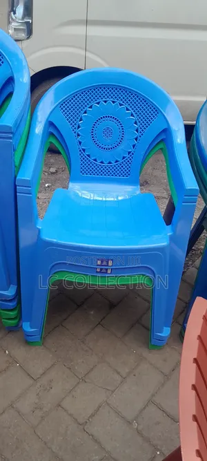 Shoshona Armed Chair