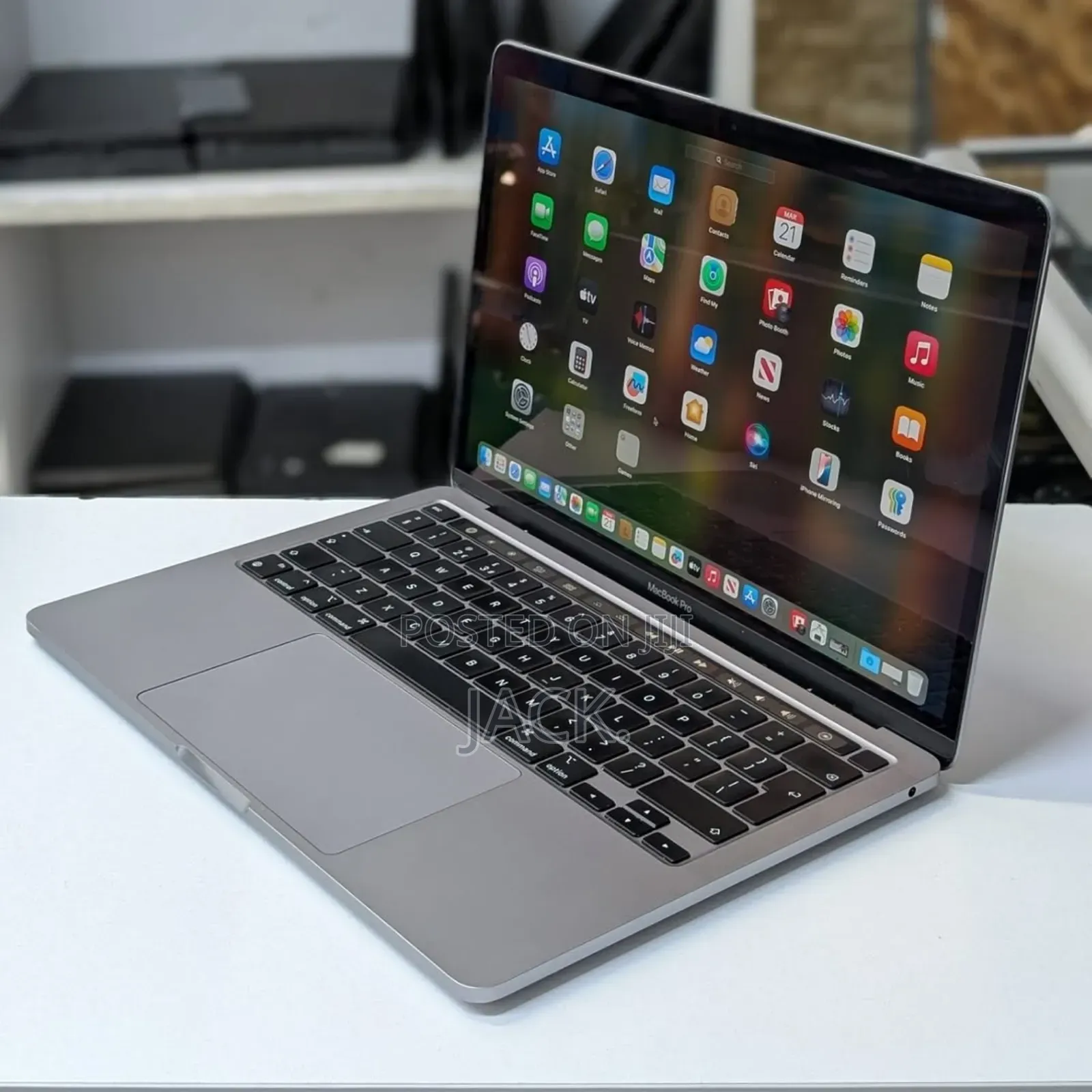 Laptop Apple MacBook 2020 16GB Intel Core I5 SSD 512GB