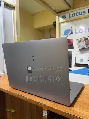 Laptop Apple MacBook Pro 2019 32GB Intel Core I9 SSD 512GB