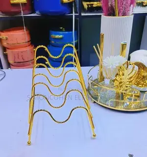 Gold Plate Stand