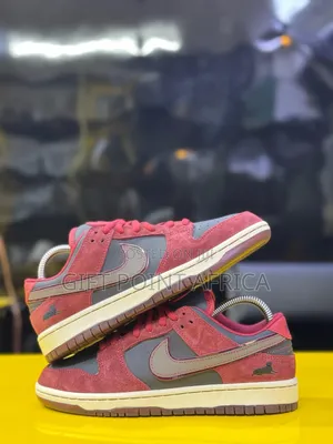 Nike Sb Dunk Low Pro X Riot Skateshop “Mahogany” Sneakers