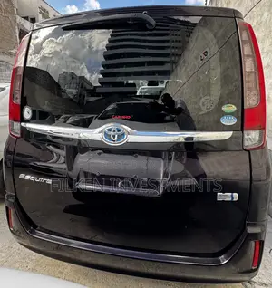 Toyota Voxy 2018