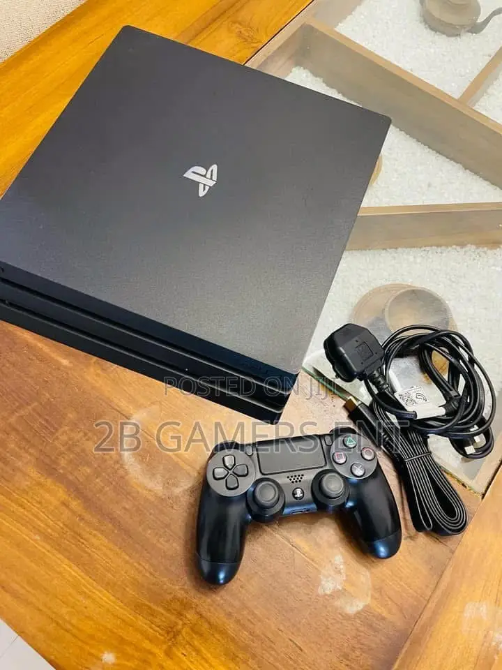 Ps4 Pro 1 Pad, Plus Cables