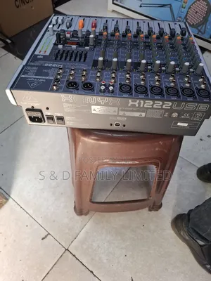 Behringer 12 Channels Plain Mixer