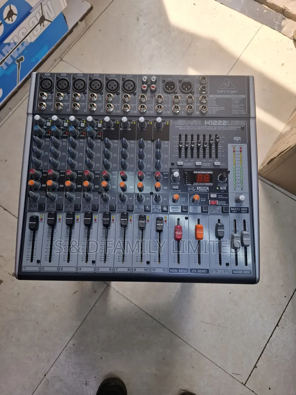 Behringer 12 Channels Plain Mixer