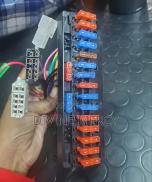 Fuse Box 15 Fuses