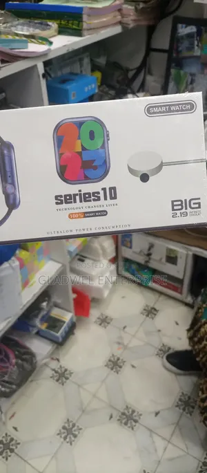 Approved Quality Smart Watch With Tracker and Charger