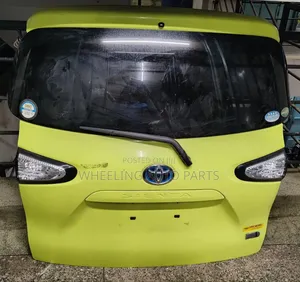 Toyota Sienta Back Door/Boot Clear Lights