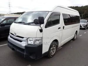 Toyota HiAce 2019 White