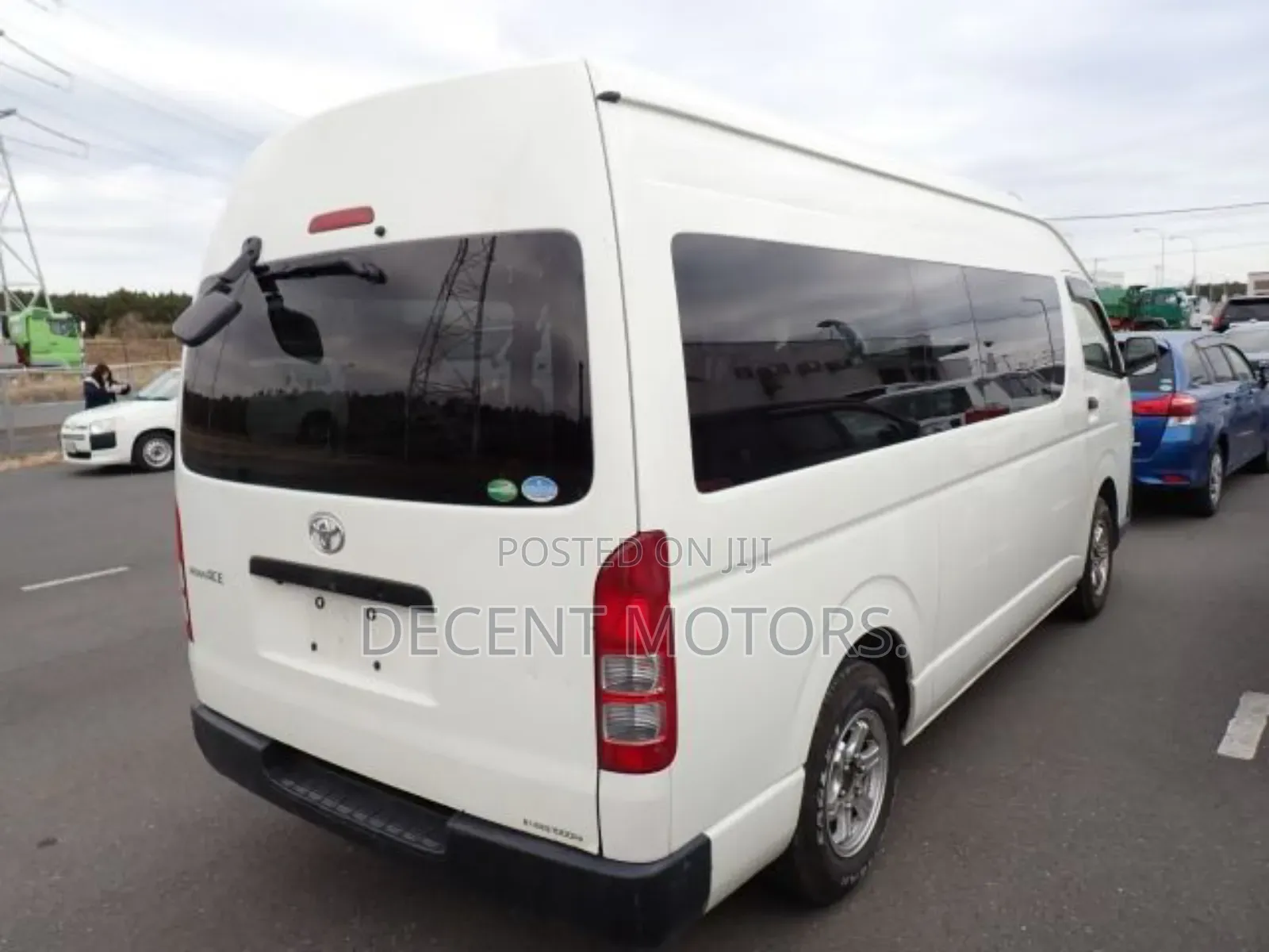 Toyota HiAce 2019 White