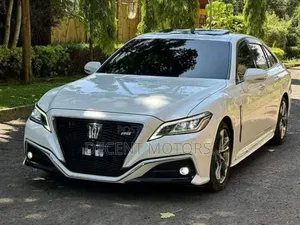 Toyota Crown 2019 White