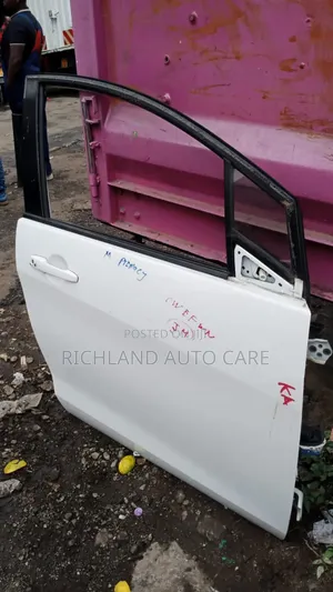 Mazda Premacy / Nissan Lafesta Front Door