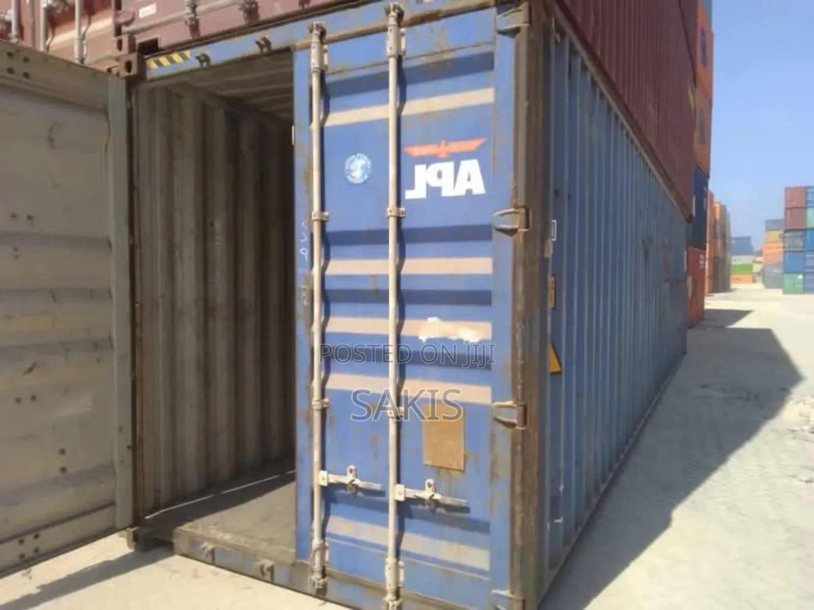 40ft Empty Shipping Containers!