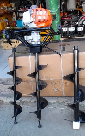 Hawking 4 Stroke Earth Auger Powered by Gx35 Engine