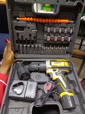 Quality Dewalt Cordless Drill 21v With 2 Batteries