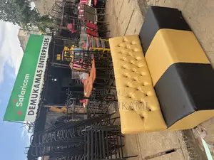 5 Ft Brown Black Restaurant And Bar Couches