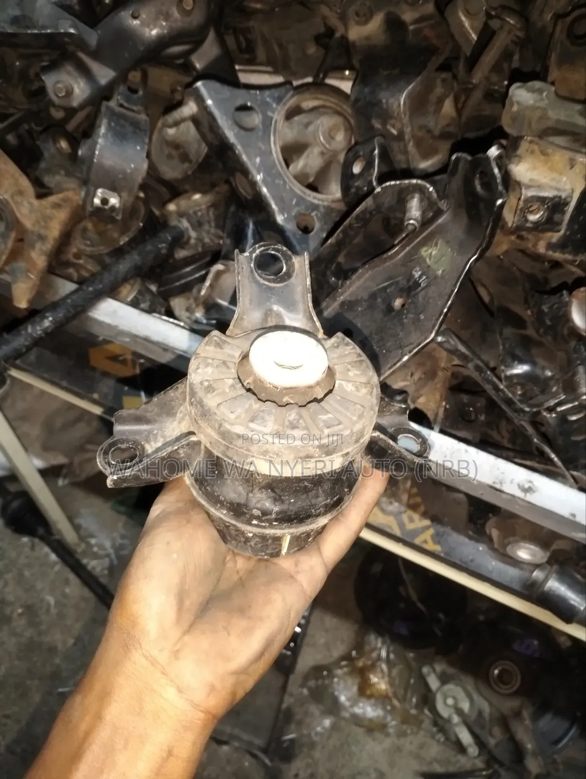 Passo Old Model Engine Mounting