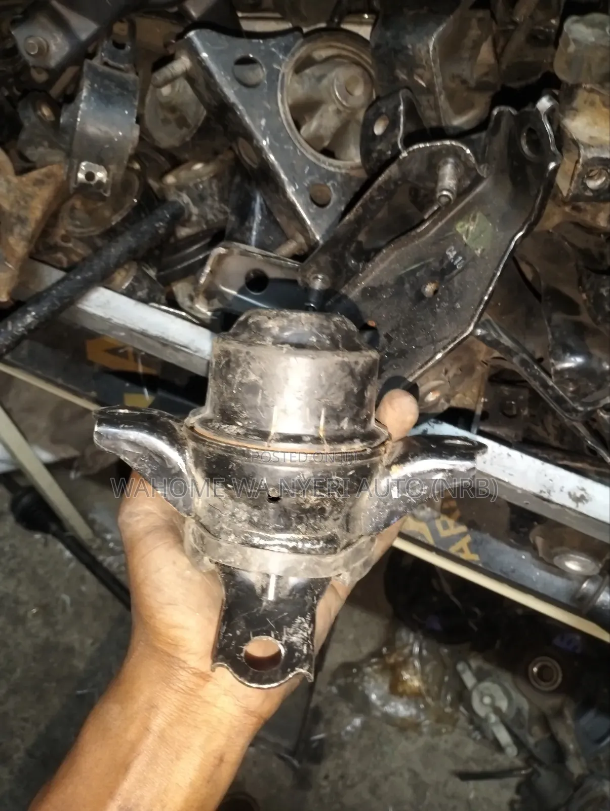 Passo Old Model Engine Mounting
