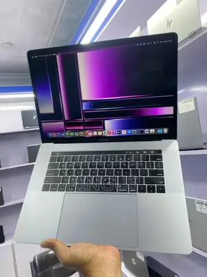 Laptop Apple MacBook Pro 2019 32GB Intel Core i7 SSD 512GB