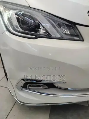 Toyota Crown 2018 Pearl