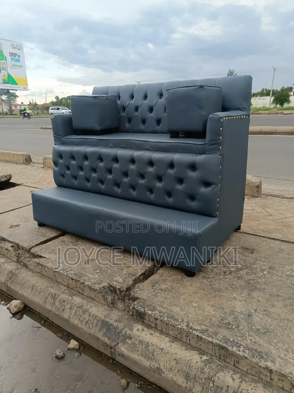 Grey Pedicure Seat, 3 Seater With Armrest 