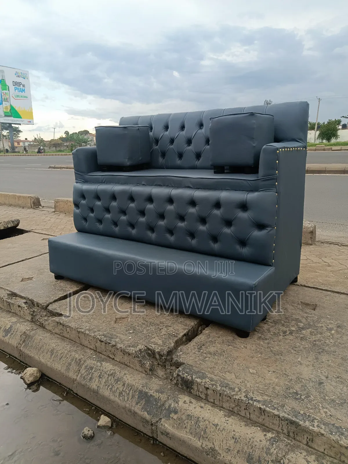 Grey Pedicure Seat, 3 Seater With Armrest 
