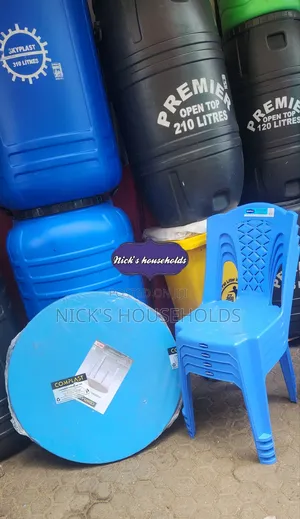 Kenpoly Plastic Chairs With a Round Plastic Table Set