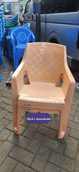 Quality Plastic Chairs Chairs With a Beautiful Backrest