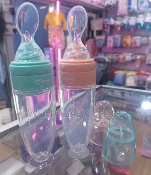 Momeasy Silicone Spoon/Squeeze Feeder