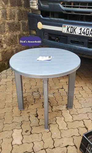 Strong and Quality Plastic Round Table