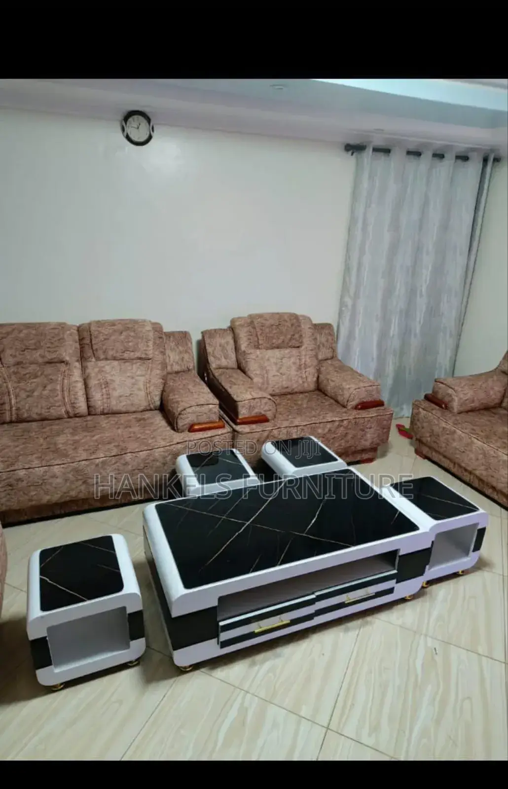 Black Sitting Room Table (2 Stools)
