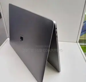 Laptop Apple MacBook Pro 2018 16GB Intel Core i7 SSD 256GB