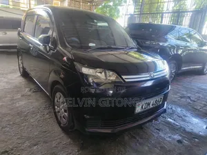 Toyota Spade 2016 Purple