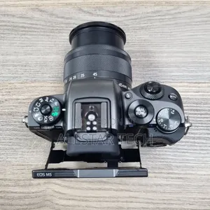 Canon Eos M5 Mirrorless Digital Camera