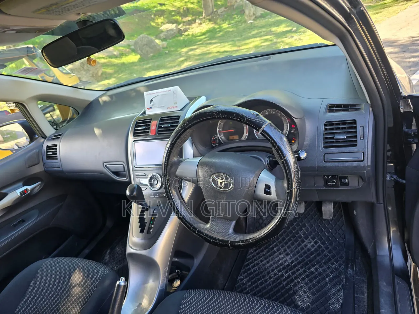 Toyota Auris 2012 Black