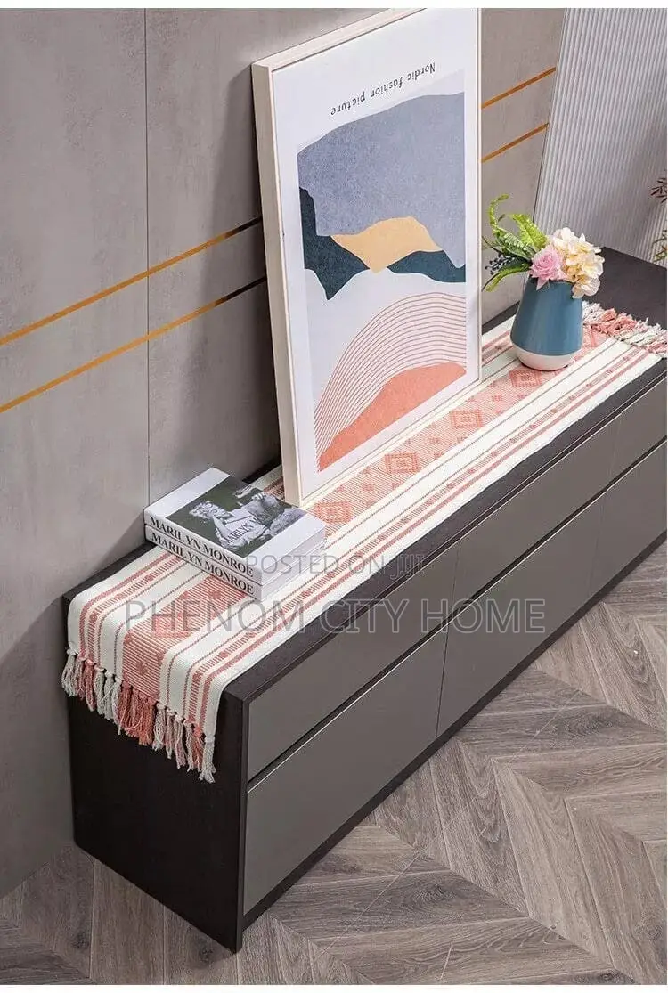 Anti Wrinkle High Quality Table Runers