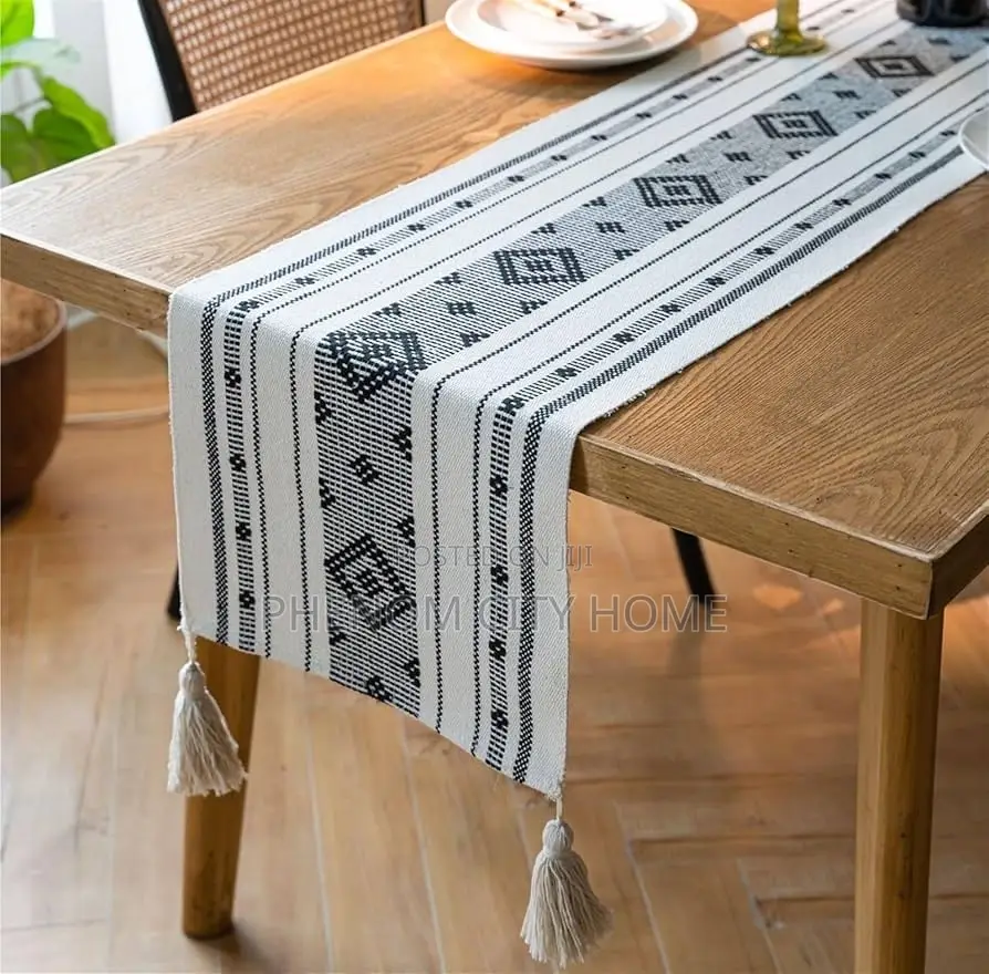Anti Wrinkle High Quality Table Runers