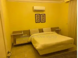 Nice Bed and Wifi -Hot Water and Wif-Available Immediately