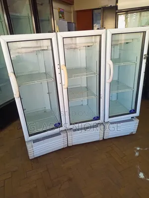 Medium Chiller White in Colour
