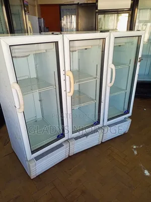 Medium Chiller White in Colour