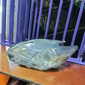 Toyota Prius 2010/11/12 Non Xenon Head Lamp, Clean Ex Japan